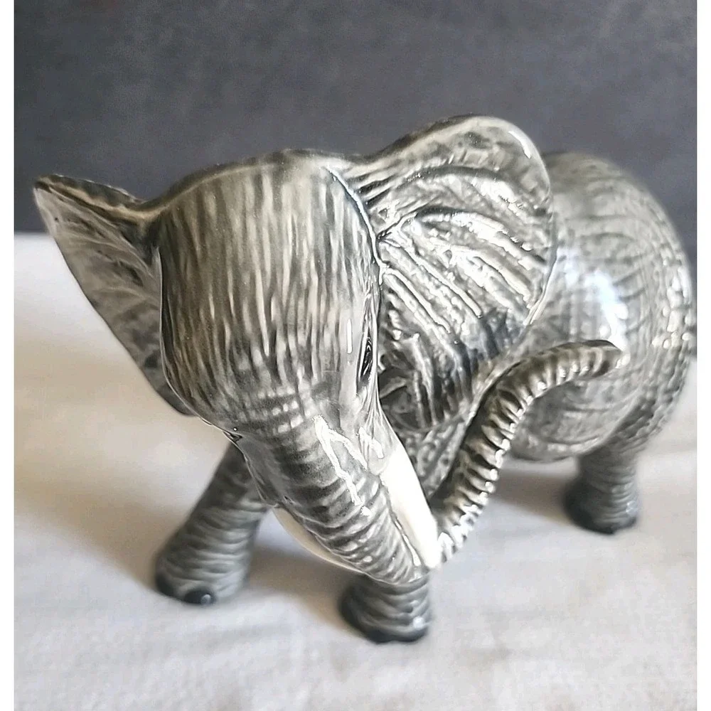 Vintage Porcelain Elephant Family Figurines African Safari Decor Set Of 4
